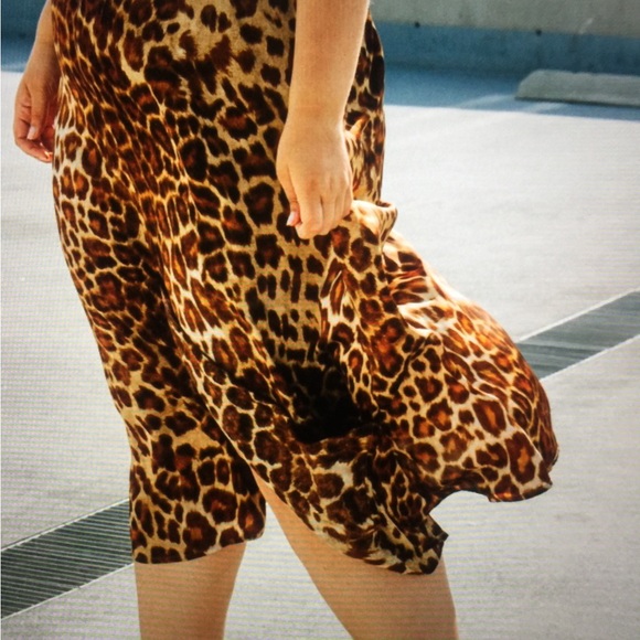 Leopard satin plus size dress - Picture 7 of 10